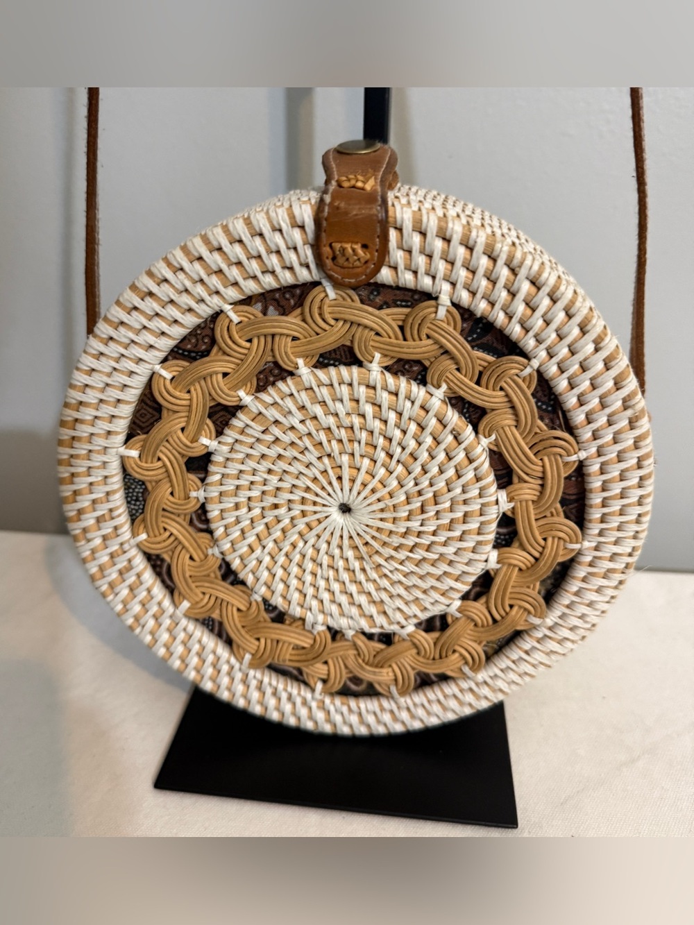 Round Rattan Crossbody Bag Woven Medallion Sunburst Boho Leather Strap - Picture 3 of 15